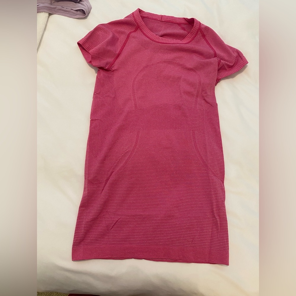 Lululemon t-shirt